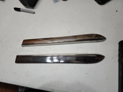 Ford Crestliner 1951 nuevo guardabarros delantero molduras de molduras de acero inoxidable OEM bonitas lanzas Foto 1 de 4