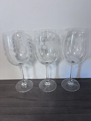 Conjunto de 3 taças de vinho gravadas Mikasa/France Cheers taças de haste - Imagem 1 de 4