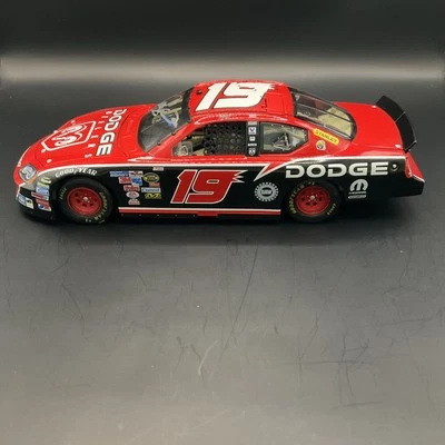 Coche de acción NASCAR 2008 1/24 Jeremy Mayfield #19 Dodge Dealers (autografiado) Foto 1 de 4
