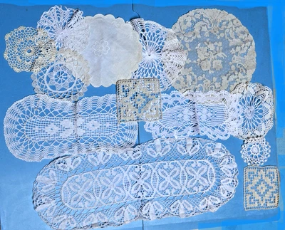 Spitzendeckchen Konvolut, 13 Stück - Bild 1 von 4
