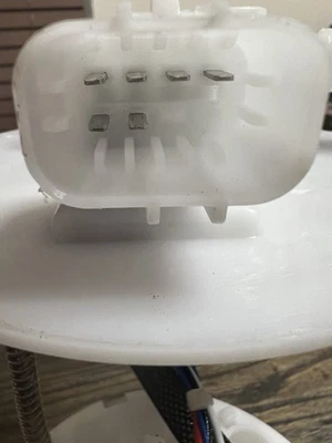 2022 GMC Terrain Fuel Pump assembly - Image 1 of 4