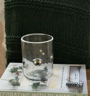 NUEVO vaso de jugo Anthropologie Clear Bee Icon Lola Jovie 17,25 OZ Foto 1 de 4