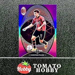 JUEGO EQUIPO DAKA HOLOCENE 2023-24 CHRISTIAN PULISIC/79 REFRACTOR PÚRPURA AC MILAN - Imagen 1 de 2