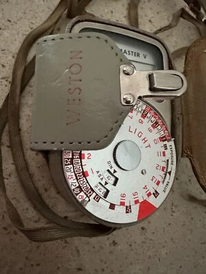 Vintage Weston Master V Light Meter Model 748 in original leather case free ship - Image 1 of 4