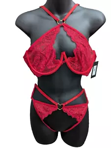 Frederick's Of Hollywood Women's Size S/M Red Lace Bra and Panties Set - Picture 1 of 12