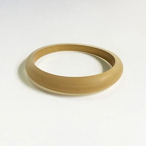 Yellow Frosted Carved Lucite Tapered Bangle in the style of Alexis Bittar - Picture 1 of 12