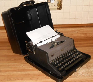 EXCELLENT ROYAL ARROW MANUAL PORTABLE TYPEWRITER W/CASE! VERY NICE! WORKS! - Picture 1 of 21