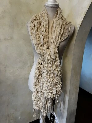 "Bufanda crema suave hinchada VERA MODA 45""x19"" más flecos nueva con etiquetas" Foto 1 de 4