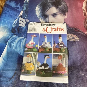 UNCUT SIMPLICITY#9222 LAWN GEESE CLOTHES SEWING PATTERN NEW OLD STOCK - Picture 1 of 3