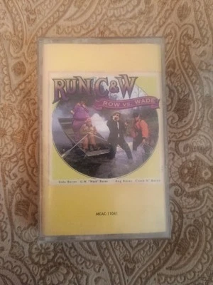 Row Vs. Wade by Run C&W (Cassette, Jul-1994, MCA) Novelty Bluegrass R&B - Imagem 1 de 4