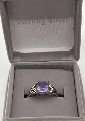 Vintage Avon 1999 Genuine Amethyst Sterling Silver Ring Size 9 - Image 1 of 4