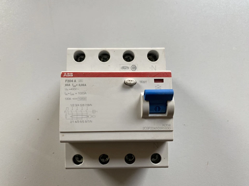 ABB 2CSF204101R1630 F204A-63/0,03 Fehlerstrom-Schutzschalter A 4polig 63A 0.03A  - Bild 1 von 1