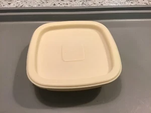 Rubbermaid 2 Cup Storage Container #2243 Square Almond Lid Vintage Servin Saver - Picture 1 of 6