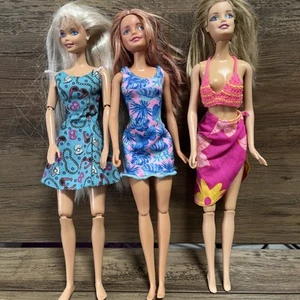 3 Vintage Barbie Doll Lot With Barbie Clothing - Imagen 1 de 15