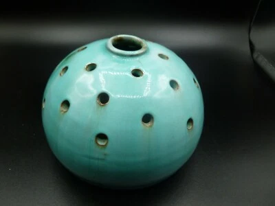 vase pique fleurs  poterie du Calvados  . - Photo 1/4