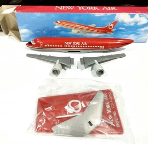Flight Miniatures scale New York Air Boeing 737-300 plastic model plane Wooster - Picture 1 of 4
