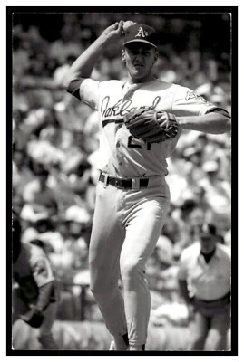 Mike Moore (1989) Oakland Athletics Vintage Baseball Postcard RD14 - Image 1 of 2