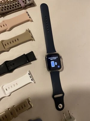 Apple Watch SE (GPS 44mm) Black Aluminum Case - Image 1 of 4