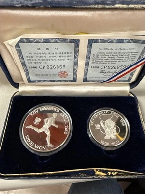1988 XXIV Olympiad Seoul Proof Sterling Silver Runner 2-Coin Set Box & COA - Image 1 of 4