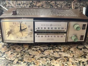 Vintage GE Analog Clock Radio C595A Solid State Nutmeg Wood Grain Alarm VIDEO - Picture 1 of 10