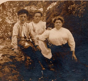 Postal RPPC Family @ Sonoma Mountain, Camp Meeker, California 1900s - Imagen 1 de 4