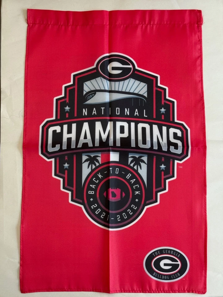 Georgia Bulldogs National Champions 2023 bandera de jardín de una cara regalo de donante 12x18 Foto 1 de 1