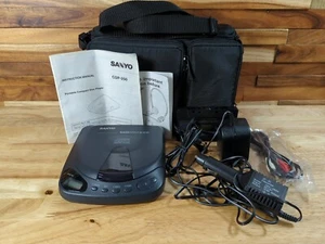 Sanyo Portable CD Player CDP-250 Bass Xpander Retro Working Tested Excellent  - Picture 1 of 7