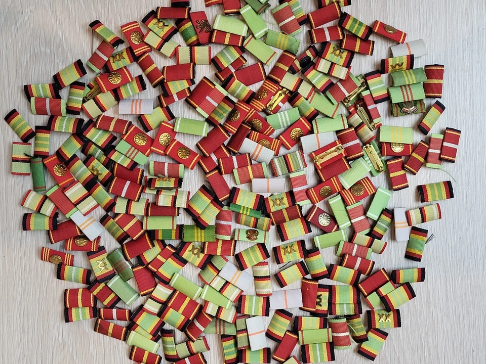 Konvolut 230 DDR - Interimsspangen NVA, Volkspolizei, Grenztruppen - Bild 1 von 1