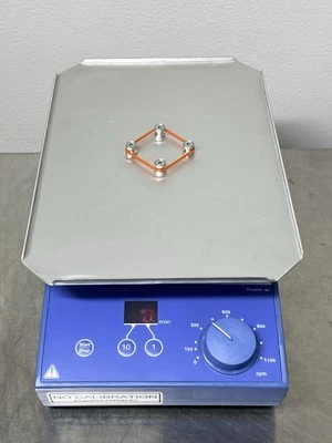 Agitador de microplacas IKA MTS 2/4 D S1 usado probado con microtitulación de garantía Foto 1 de 4