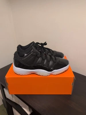 Nike Air Jordan 11 Retro Bajo 72-10 AV2187 001 TALLA 9.5 B grados Foto 1 de 4