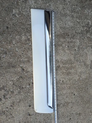 00-06 GMC Yukon XL Rear Left LH Driver side Exterior Door Trim Molding - White - Image 1 of 4