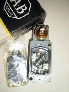 INTERRUPTOR LÍMITE SELLADO ALLEN BRADLEY 802R-AMC 600VAC 5A NUEVO EN CAJA - Imagen 1 de 1