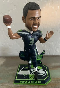 Russell Wilson Seattle Seahawks Forever "Legends of the Field" Bobblehead - Picture 1 of 3