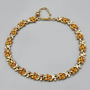 Vintage Crown Trifari Marquise Topaz Baguette Crystal Laurel Gold Tone Necklace - Picture 1 of 10