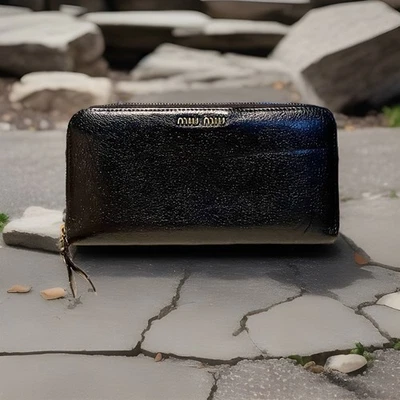 Carteira Miu Miu preta Madras couro rosa continental com zíper em torno longa logotipo dourado - Imagem 1 de 4