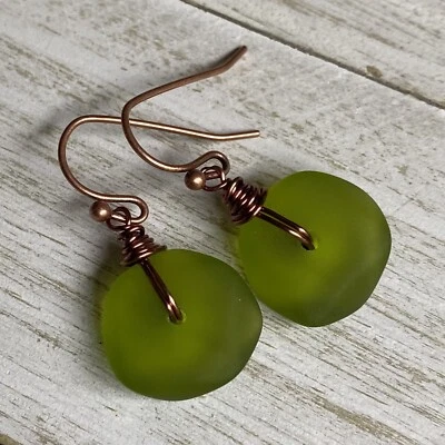 Min Favorit Olive Green Sea Glass Nugget & Antique Copper Artisan Wrap Earrings - Изображение 1 из 4