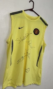 Sehr seltenes signiertes Trikot/ Trikot Manchester United Squad Mates - Bild 1 von 6
