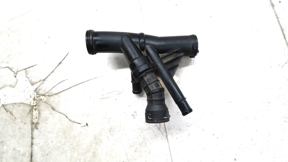 Volkswagen Passat 2012-2015 OEM TDI 2.0 diésel tubo de refrigeración delantero de plástico Foto 1 de 4
