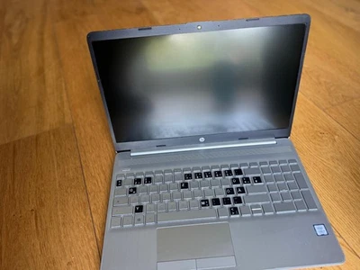 HP 15-DW1300NG Notebook – Intel i5-10210U, 15,6", große SSD + HDD, Win 11 Pro - Bild 1 von 4