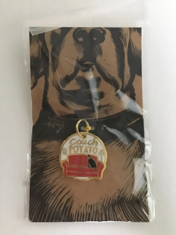 Primitives by Kathy Pet Collar Perro Metal y Esmalte Dije - Sofá Patata Foto 1 de 3