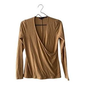 Banana Republic Damen gerippt Faux Wickel Langarm T-Shirt Top braun Zucker Small - Bild 1 von 8
