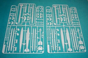 Tamiya F-16CJ Blocco 50 Falco da Combattimento 1/32 Sprues V(2) Ordinanza Serbatoi Ecc. - Foto 1 di 1