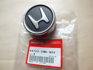 Genuine Honda Accord 90-96 CR-V 2000 69mm Chrome centre cap 44732-SM4-N00 A96 - Picture 1 of 3