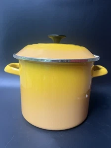 Olla sopera Le Creuset de 8 cuartos de galón de acero esmaltado con tapa amarilla LEER DESCRIPCIÓN - Imagen 1 de 15