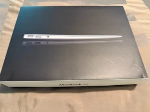 Apple MacBook Air 13-Inch 1.8GHz/4GB/256GB Model A1369 - EMPTY BOX ONLY - Photo 1/3