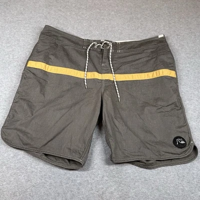 Boardshorts Quiksilver para hombre 36 gris verde amarillo a rayas forrado logotipo 8 pulgadas entrepierna Foto 1 de 4