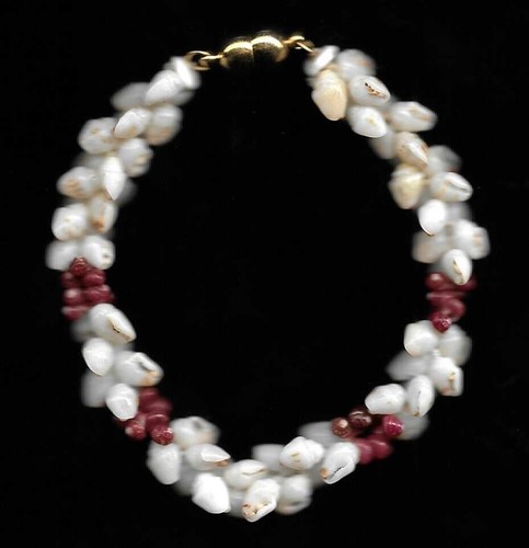 OFF WHITE BRACCIALE KIPONA HAWAIANO 100% NIIHAU SHELL 8 POLLICI DESIGN