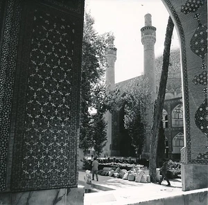 IRAN c. 1950 - Mosquée de la Mère du Roi Ispahan - DIV8535 - Picture 1 of 2