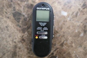 Olympus DS-330 (16 MB, 5.5 Hours) Handheld Digital Voice Recorder - Picture 1 of 2