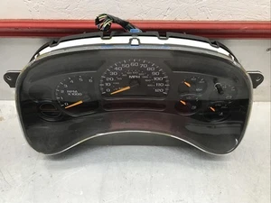 1999 to 2002 Chevrolet Silverado Sierra Cluster Gauge Speedometer 15182146 OEM - Picture 1 of 8